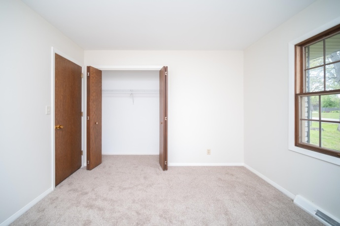 7607 Larwinn, ROCKFORD, Illinois 61107, 3 Bedrooms Bedrooms, ,2 BathroomsBathrooms,House,For Sale,Larwinn,202602782