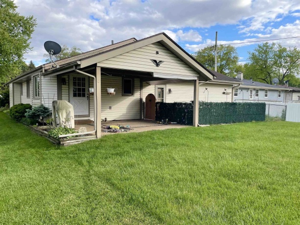 618 Macomb, BELVIDERE, Illinois 61008, 3 Bedrooms Bedrooms, ,2 BathroomsBathrooms,House,For Sale,Macomb,202602784