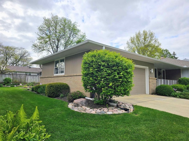 522 Sunrise, ROCKFORD, Illinois 61107, 2 Bedrooms Bedrooms, ,1 BathroomBathrooms,House,For Sale,Sunrise,202602785