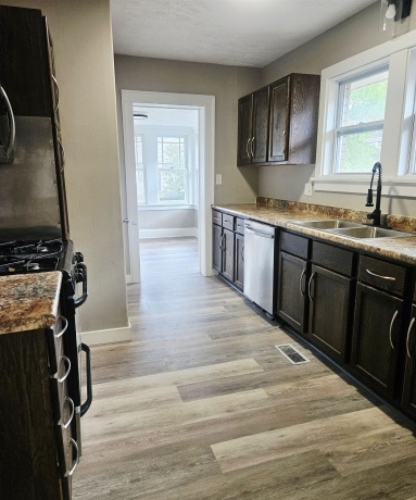 1707 Grant, ROCKFORD, Illinois 61103, 2 Bedrooms Bedrooms, ,1 BathroomBathrooms,House,For Sale,Grant,202602786