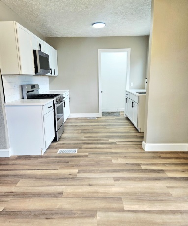 1401 Barton, ROCKFORD, Illinois 61103, 3 Bedrooms Bedrooms, ,1 BathroomBathrooms,House,For Sale,Barton,202602787