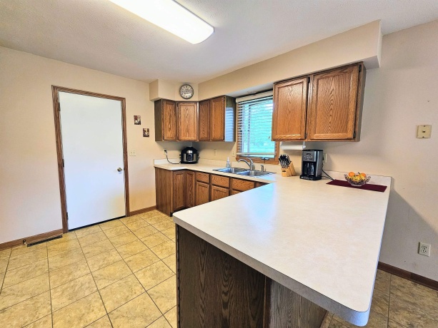 6090 Chatsworth, ROCKFORD, Illinois 61109, 3 Bedrooms Bedrooms, ,2 BathroomsBathrooms,House,For Sale,Chatsworth,202602790