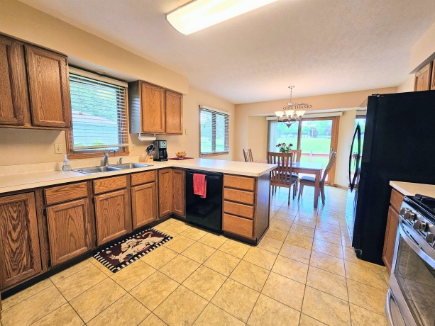 6090 Chatsworth, ROCKFORD, Illinois 61109, 3 Bedrooms Bedrooms, ,2 BathroomsBathrooms,House,For Sale,Chatsworth,202602790