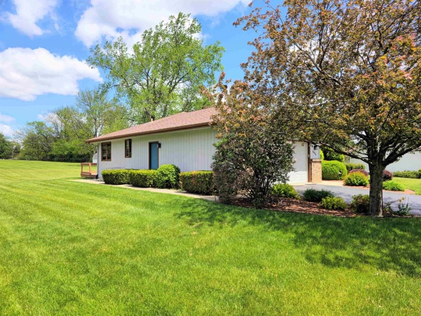 6090 Chatsworth, ROCKFORD, Illinois 61109, 3 Bedrooms Bedrooms, ,2 BathroomsBathrooms,House,For Sale,Chatsworth,202602790