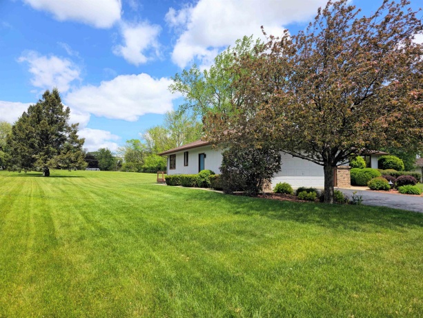 6090 Chatsworth, ROCKFORD, Illinois 61109, 3 Bedrooms Bedrooms, ,2 BathroomsBathrooms,House,For Sale,Chatsworth,202602790