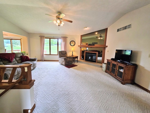 6090 Chatsworth, ROCKFORD, Illinois 61109, 3 Bedrooms Bedrooms, ,2 BathroomsBathrooms,House,For Sale,Chatsworth,202602790