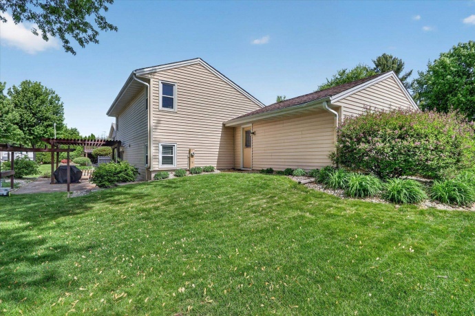 148 Sandhurst, ROCKTON, Illinois 61072, 3 Bedrooms Bedrooms, ,2 BathroomsBathrooms,House,For Sale,Sandhurst,202602792