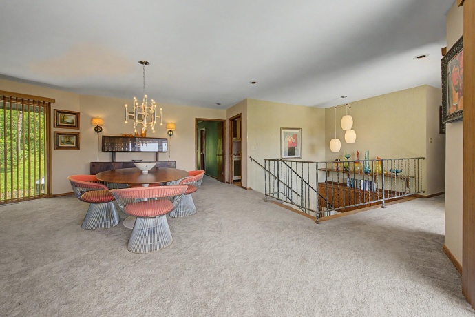 11620 Charles, MOUNT CARROLL, Illinois 61053, 5 Bedrooms Bedrooms, ,5 BathroomsBathrooms,House,For Sale,Charles,202602795