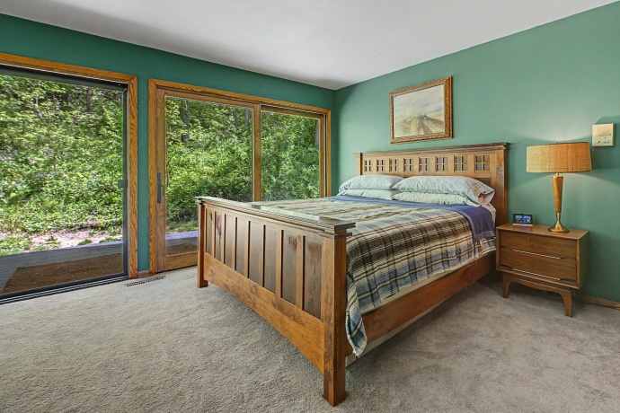 11620 Charles, MOUNT CARROLL, Illinois 61053, 5 Bedrooms Bedrooms, ,5 BathroomsBathrooms,House,For Sale,Charles,202602795