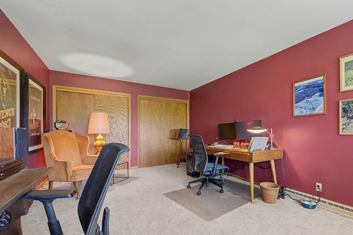 11620 Charles, MOUNT CARROLL, Illinois 61053, 5 Bedrooms Bedrooms, ,5 BathroomsBathrooms,House,For Sale,Charles,202602795