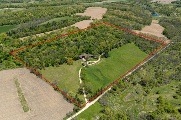 11620 Charles, MOUNT CARROLL, Illinois 61053, 5 Bedrooms Bedrooms, ,5 BathroomsBathrooms,House,For Sale,Charles,202602795