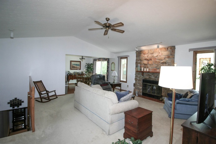 5457 COUNTRY, ROSCOE, Illinois 61073, 3 Bedrooms Bedrooms, ,2 BathroomsBathrooms,House,For Sale,COUNTRY,202602800