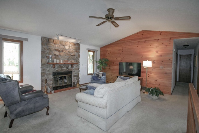 5457 COUNTRY, ROSCOE, Illinois 61073, 3 Bedrooms Bedrooms, ,2 BathroomsBathrooms,House,For Sale,COUNTRY,202602800