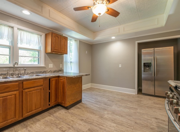 916 Stephenson, FREEPORT, Illinois 61032, 4 Bedrooms Bedrooms, ,3 BathroomsBathrooms,House,For Sale,Stephenson,202602802