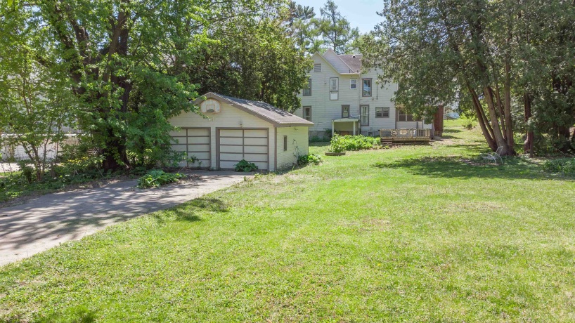 916 Stephenson, FREEPORT, Illinois 61032, 4 Bedrooms Bedrooms, ,3 BathroomsBathrooms,House,For Sale,Stephenson,202602802