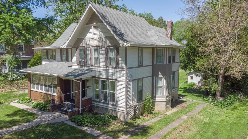 916 Stephenson, FREEPORT, Illinois 61032, 4 Bedrooms Bedrooms, ,3 BathroomsBathrooms,House,For Sale,Stephenson,202602802