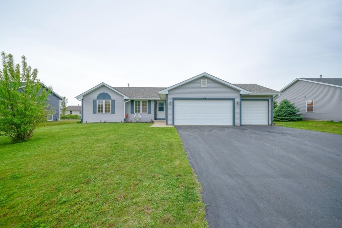 192 Prairie Moon, DAVIS JUNCTION, Illinois 61020, 3 Bedrooms Bedrooms, ,2 BathroomsBathrooms,House,For Sale,Prairie Moon,202602818