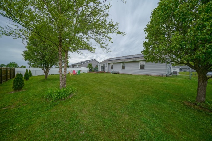 192 Prairie Moon, DAVIS JUNCTION, Illinois 61020, 3 Bedrooms Bedrooms, ,2 BathroomsBathrooms,House,For Sale,Prairie Moon,202602818