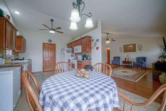 192 Prairie Moon, DAVIS JUNCTION, Illinois 61020, 3 Bedrooms Bedrooms, ,2 BathroomsBathrooms,House,For Sale,Prairie Moon,202602818