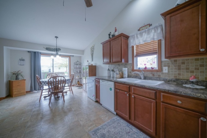 192 Prairie Moon, DAVIS JUNCTION, Illinois 61020, 3 Bedrooms Bedrooms, ,2 BathroomsBathrooms,House,For Sale,Prairie Moon,202602818