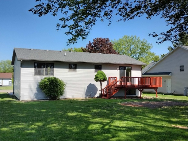 154 Columbia, POPLAR GROVE, Illinois 61065, 3 Bedrooms Bedrooms, ,2 BathroomsBathrooms,House,For Sale,Columbia,202602821