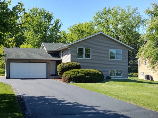 1127 Candlewick, POPLAR GROVE, Illinois 61065, 4 Bedrooms Bedrooms, ,2 BathroomsBathrooms,House,For Sale,Candlewick,202602822