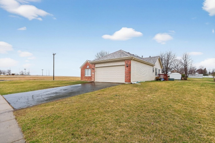 1919 Cloverdale, BELVIDERE, Illinois 61008, 4 Bedrooms Bedrooms, ,2 BathroomsBathrooms,House,For Sale,Cloverdale,202602823