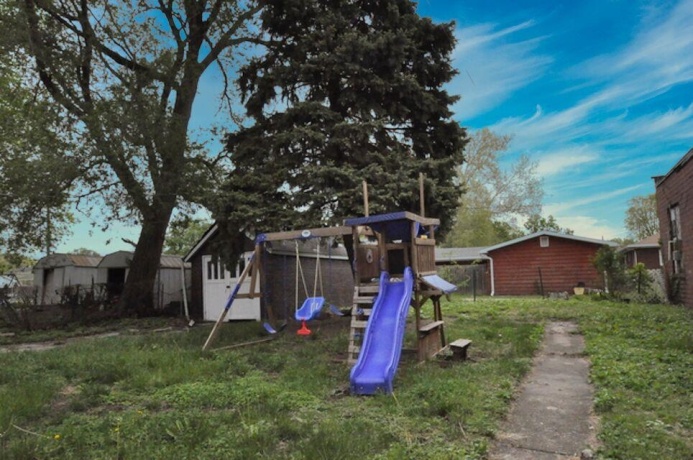 112 Hickory, Streator, Illinois 61364, 3 Bedrooms Bedrooms, ,2 BathroomsBathrooms,House,For Sale,Hickory,202602825