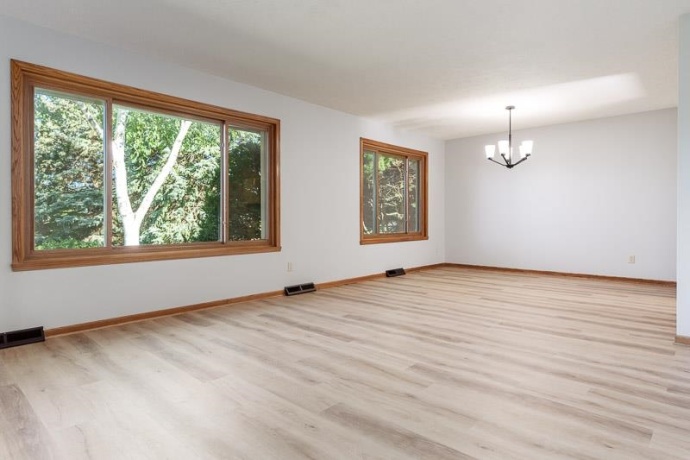 984 Rockhampton, ROCKFORD, Illinois 61102, 3 Bedrooms Bedrooms, ,2 BathroomsBathrooms,House,For Sale,Rockhampton,202602828