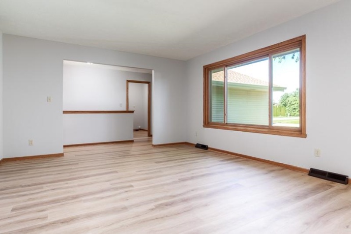 984 Rockhampton, ROCKFORD, Illinois 61102, 3 Bedrooms Bedrooms, ,2 BathroomsBathrooms,House,For Sale,Rockhampton,202602828