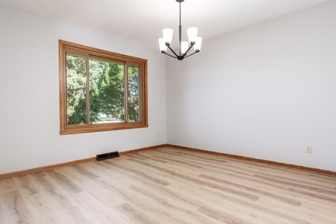 984 Rockhampton, ROCKFORD, Illinois 61102, 3 Bedrooms Bedrooms, ,2 BathroomsBathrooms,House,For Sale,Rockhampton,202602828