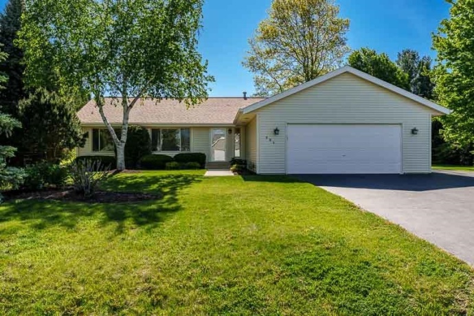 984 Rockhampton, ROCKFORD, Illinois 61102, 3 Bedrooms Bedrooms, ,2 BathroomsBathrooms,House,For Sale,Rockhampton,202602828