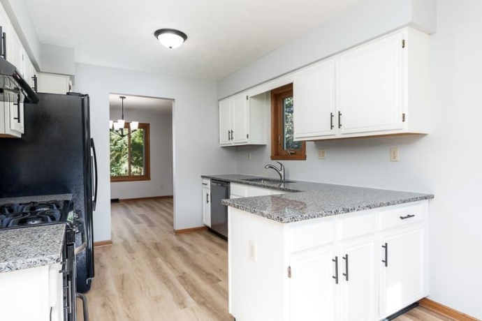 984 Rockhampton, ROCKFORD, Illinois 61102, 3 Bedrooms Bedrooms, ,2 BathroomsBathrooms,House,For Sale,Rockhampton,202602828