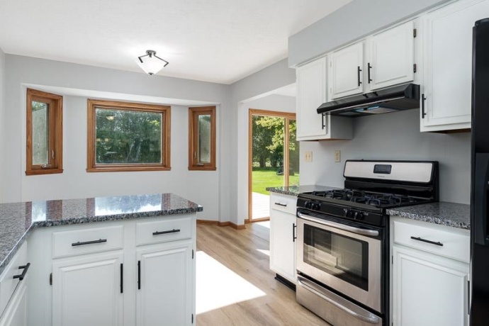 984 Rockhampton, ROCKFORD, Illinois 61102, 3 Bedrooms Bedrooms, ,2 BathroomsBathrooms,House,For Sale,Rockhampton,202602828