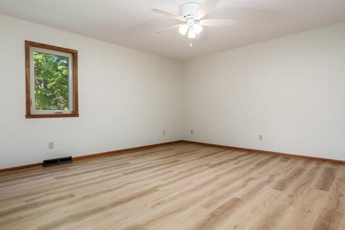 984 Rockhampton, ROCKFORD, Illinois 61102, 3 Bedrooms Bedrooms, ,2 BathroomsBathrooms,House,For Sale,Rockhampton,202602828
