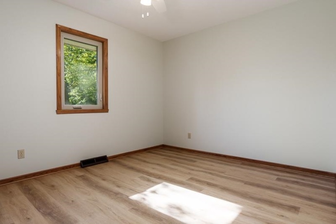 984 Rockhampton, ROCKFORD, Illinois 61102, 3 Bedrooms Bedrooms, ,2 BathroomsBathrooms,House,For Sale,Rockhampton,202602828