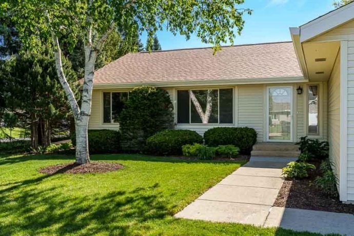 984 Rockhampton, ROCKFORD, Illinois 61102, 3 Bedrooms Bedrooms, ,2 BathroomsBathrooms,House,For Sale,Rockhampton,202602828