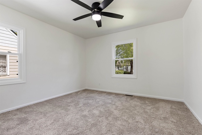 1904 Pearl, ROCKFORD, Illinois 61103, 4 Bedrooms Bedrooms, ,2 BathroomsBathrooms,House,For Sale,Pearl,202602829