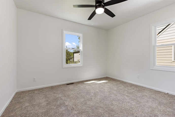 1904 Pearl, ROCKFORD, Illinois 61103, 4 Bedrooms Bedrooms, ,2 BathroomsBathrooms,House,For Sale,Pearl,202602829