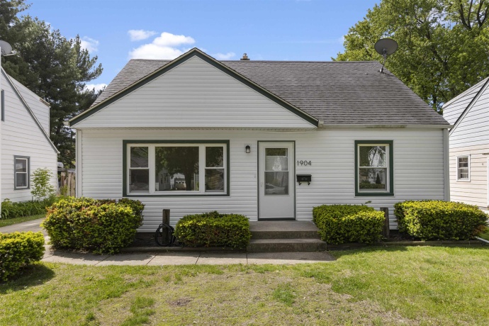1904 Pearl, ROCKFORD, Illinois 61103, 4 Bedrooms Bedrooms, ,2 BathroomsBathrooms,House,For Sale,Pearl,202602829