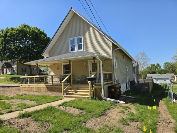102 State, MOUNT CARROLL, Illinois 61053, 4 Bedrooms Bedrooms, ,2 BathroomsBathrooms,House,For Sale,State,202602831