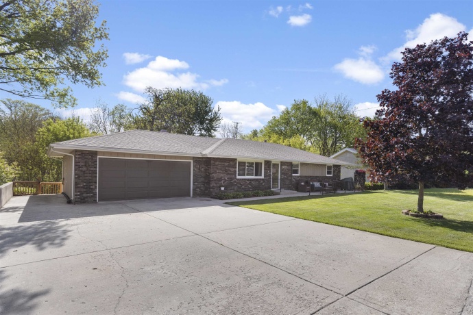 9825 Debbie, MACHESNEY PARK, Illinois 61115, 4 Bedrooms Bedrooms, ,3 BathroomsBathrooms,House,For Sale,Debbie,202602833