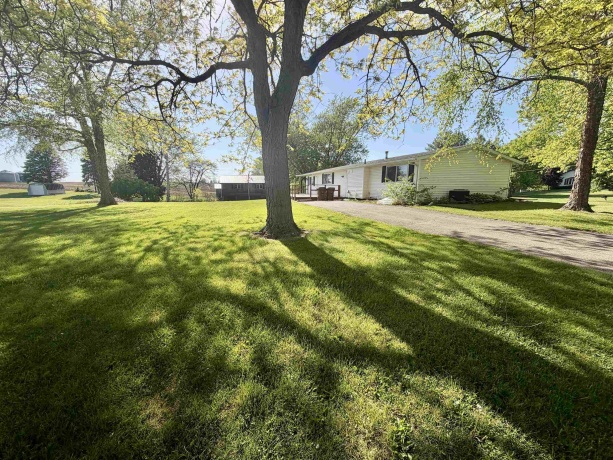 320 Benton, MOUNT CARROLL, Illinois 61053, 3 Bedrooms Bedrooms, ,1 BathroomBathrooms,House,For Sale,Benton,202602834