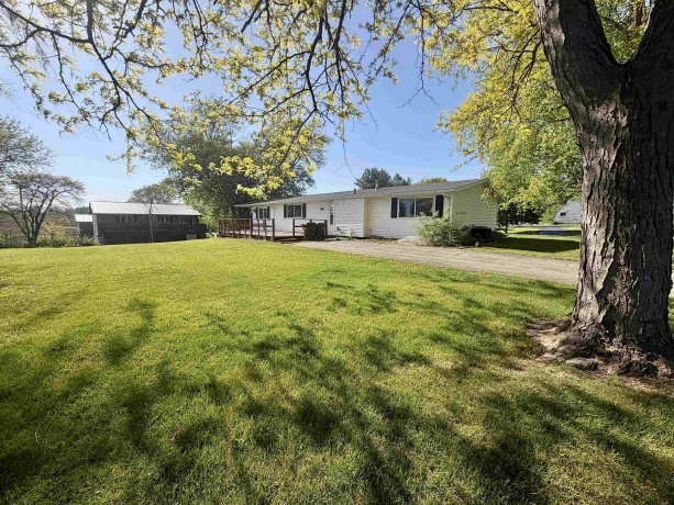 320 Benton, MOUNT CARROLL, Illinois 61053, 3 Bedrooms Bedrooms, ,1 BathroomBathrooms,House,For Sale,Benton,202602834