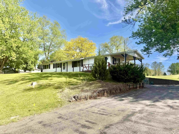 320 Benton, MOUNT CARROLL, Illinois 61053, 3 Bedrooms Bedrooms, ,1 BathroomBathrooms,House,For Sale,Benton,202602834