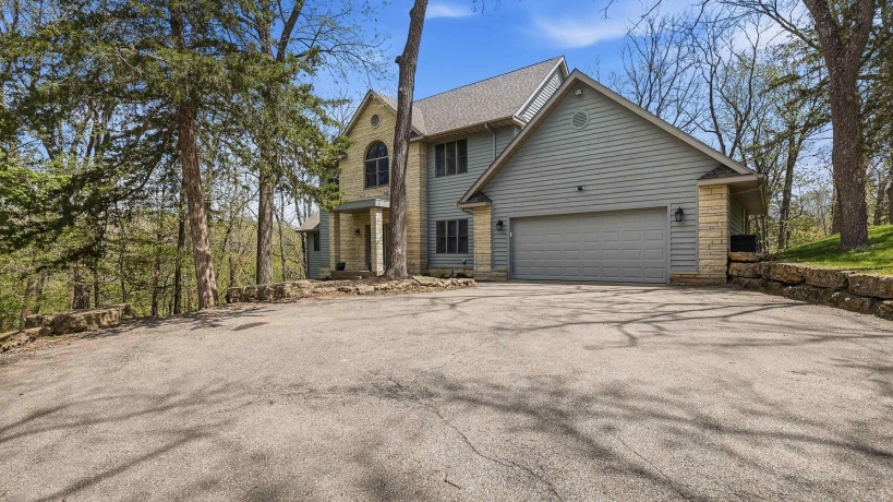 17 Cinnamon, GALENA, Illinois 61036, 4 Bedrooms Bedrooms, ,4 BathroomsBathrooms,House,For Sale,Cinnamon,202602837