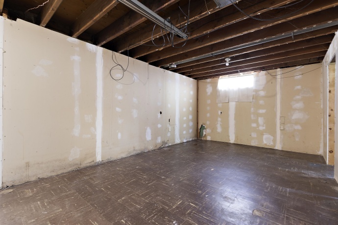2412 MIDWAY, ROCKFORD, Illinois 61103, 3 Bedrooms Bedrooms, ,1 BathroomBathrooms,House,For Sale,MIDWAY,202602838