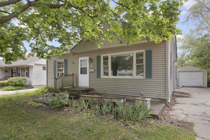 2412 MIDWAY, ROCKFORD, Illinois 61103, 3 Bedrooms Bedrooms, ,1 BathroomBathrooms,House,For Sale,MIDWAY,202602838