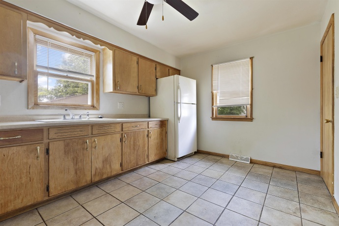 2412 MIDWAY, ROCKFORD, Illinois 61103, 3 Bedrooms Bedrooms, ,1 BathroomBathrooms,House,For Sale,MIDWAY,202602838
