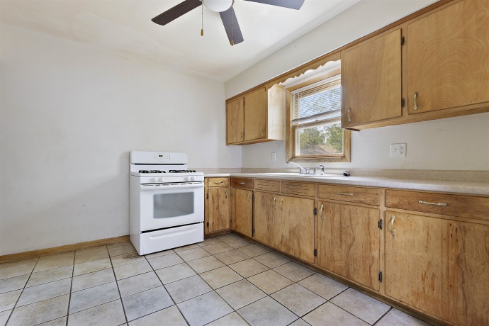 2412 MIDWAY, ROCKFORD, Illinois 61103, 3 Bedrooms Bedrooms, ,1 BathroomBathrooms,House,For Sale,MIDWAY,202602838